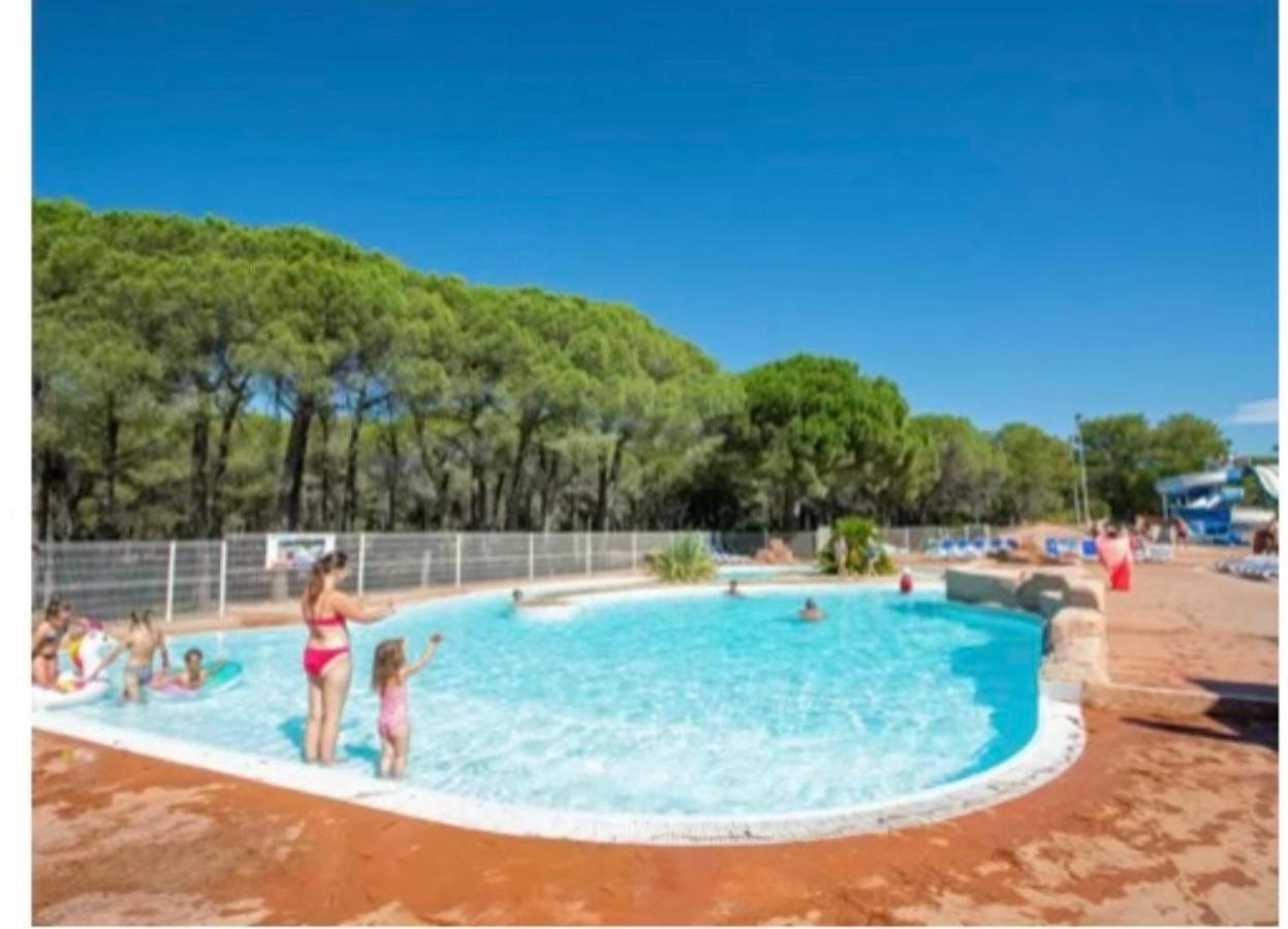 Camping Oasis Village Puget-sur Argens Buitenkant foto