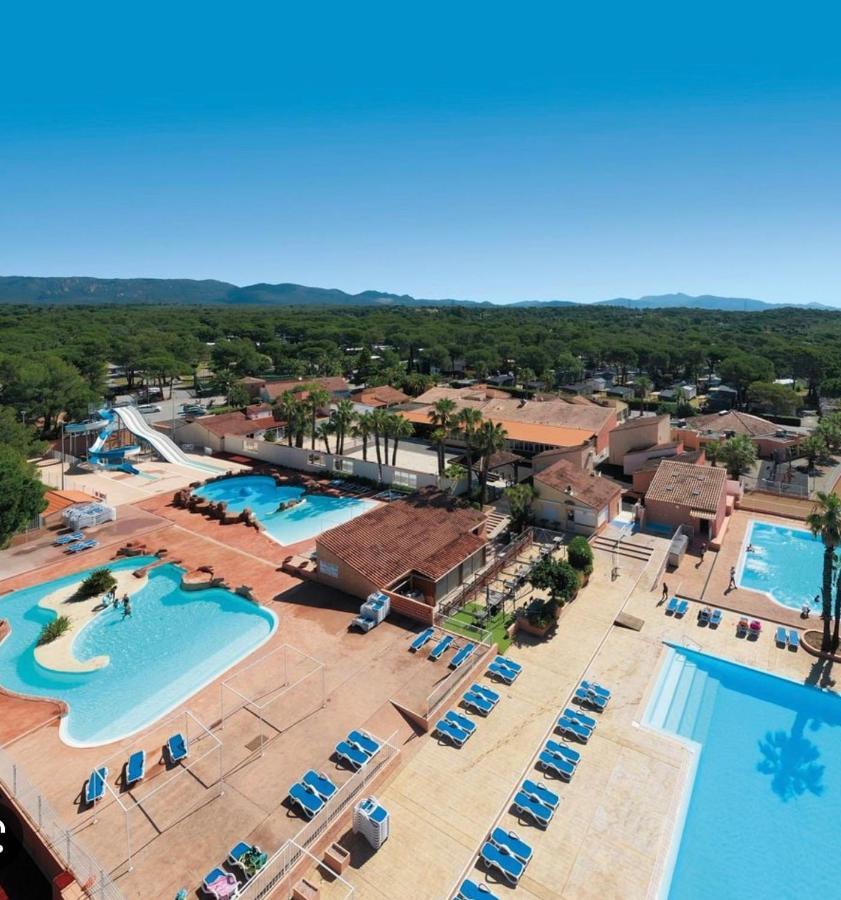 Camping Oasis Village Puget-sur Argens Buitenkant foto
