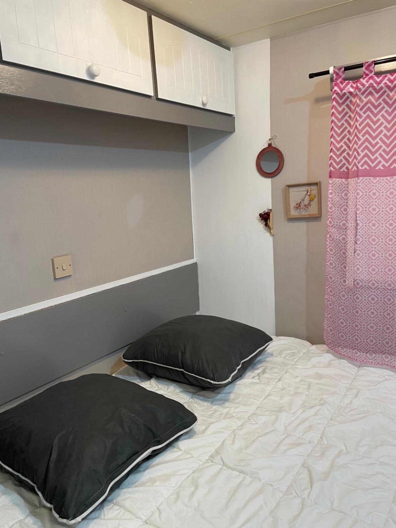 Camping Oasis Village Puget-sur Argens Buitenkant foto